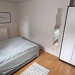 Appartement Modern & Central Apartment With Private Garden Bergen