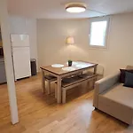 Modern & Central Apartment With Private Garden *