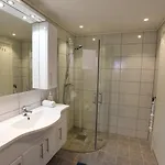شقة Modern & Central Apartment With Private Garden