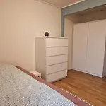 Modern & Central Apartment With Private Garden شقة *